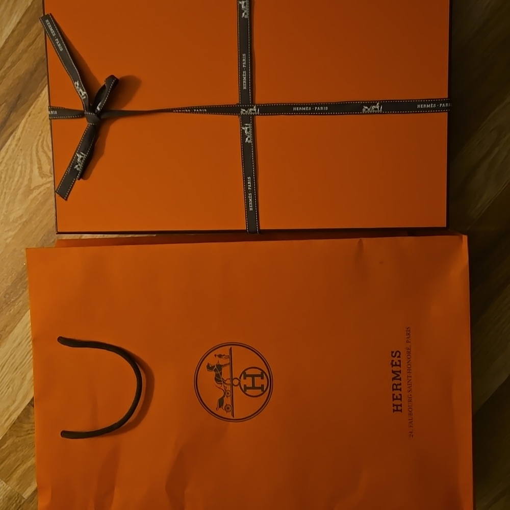 *BRAND New In Box * Hermés La Maison Cashmere Kazak Vagh Gold & Tan Wave Scarf - Picture 6 of 7